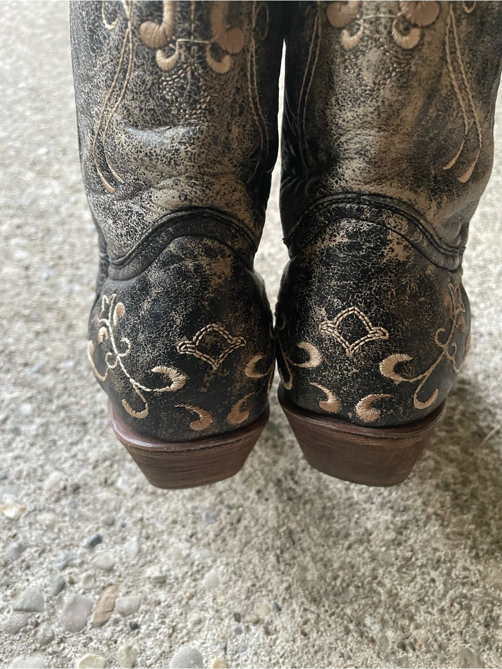 CIRCLE G Women Western Core Gray Embroidered Floral LeatherPull on Boots SZ 9 - Picture 14 of 16